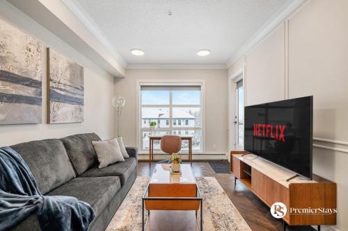 Luxurious 2 Bedroom Suite near MRU and Downtown with Free Underground Parking Wifi and More
