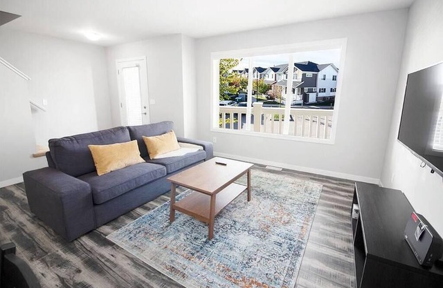 Luxurious 2 Bedroom Townhouse in south Winnipeg