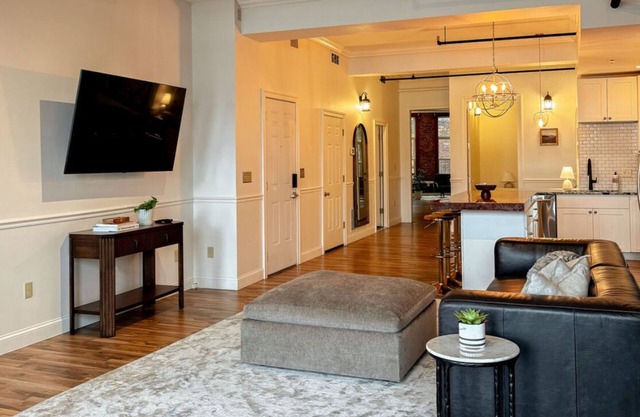 Luxurious 2 BR Loft