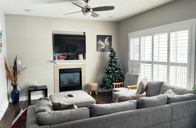 Luxurious 2-Storey House -Family| Families| Groups |5 Bedrooms | 6 Beds