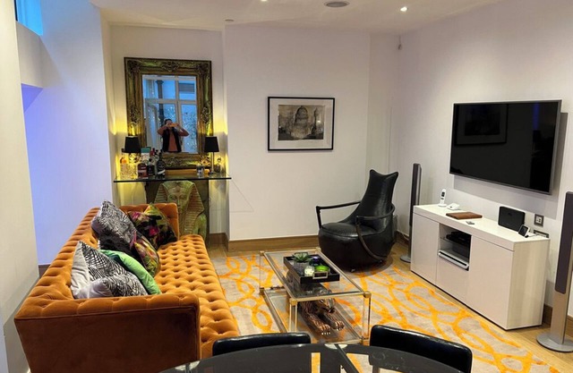Luxurious 2BD Flat in the Heart of London!