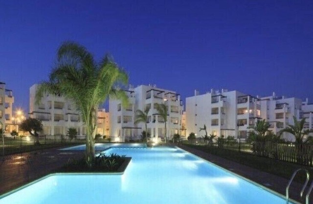 LUXUS-PENTHOUSE-WOHNUNG MIT 3 BETTEN UND 2 BÄDERN UND BLICK AUF GOLFPLATZ UND POOL!