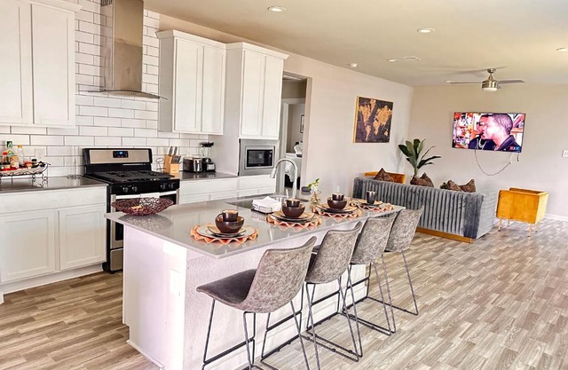 Luxurious 3 bed room home near medical center