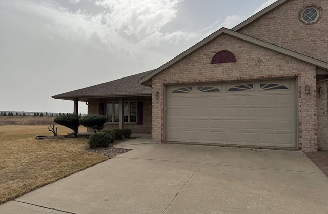 Luxurious 3-bedroom- 3 bath, short drive to Lambeau--- De Pere.