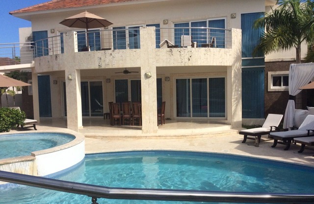 Luxuriöse VIP-Villa mit 3 bis 7 BR und privatem Pool - Goldarmbänder