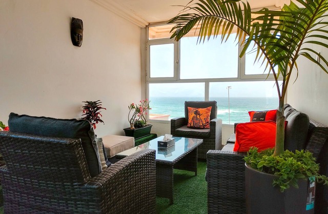 Luxurious 300 m2 apartment with sea view and Almadies terrace