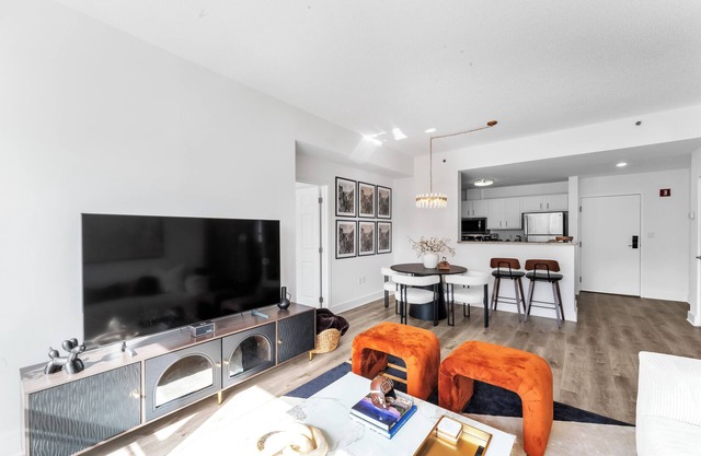 Luxurious 3BR/2BA Modern Haven Downtown Stamford