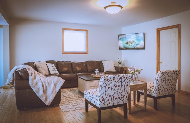 Luxurious 4 Bedroom Lakefront Paradise