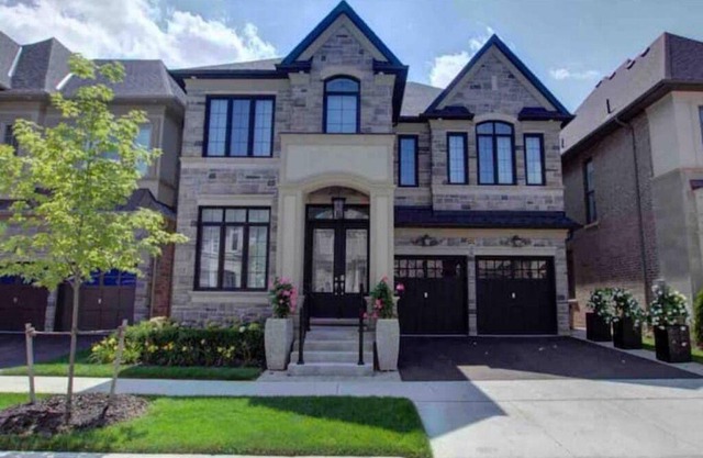 Luxurious 4 Bedroom home.