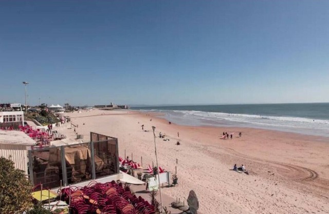 Luxurious 4Bedroom Apartment with Terrace & Sea Views,100m from Carcavelos Beach