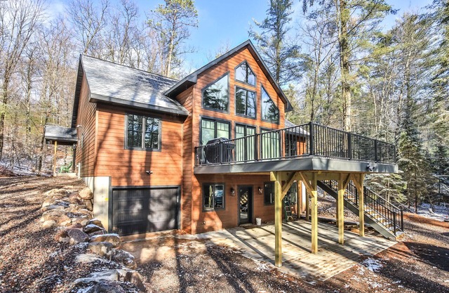 Luxurious! 5 bedroom vacation home on Big Saint Germain Lake!