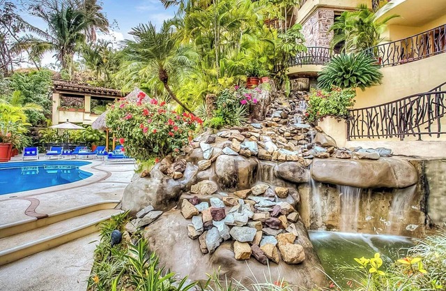 Luxurious 5-bedroom villa with private pool and chef near the beach