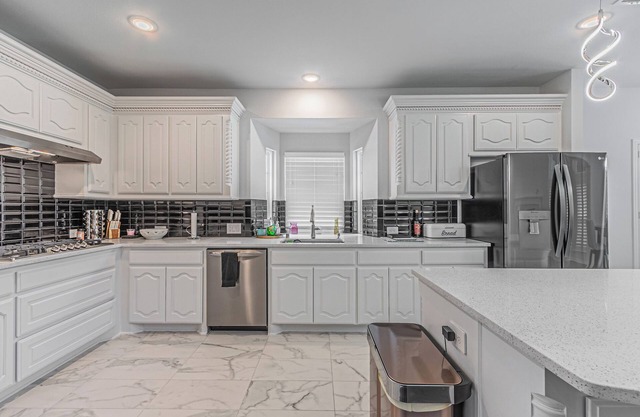 Luxurious 5BR Home, Big Backyard, Great for Family & Friends
