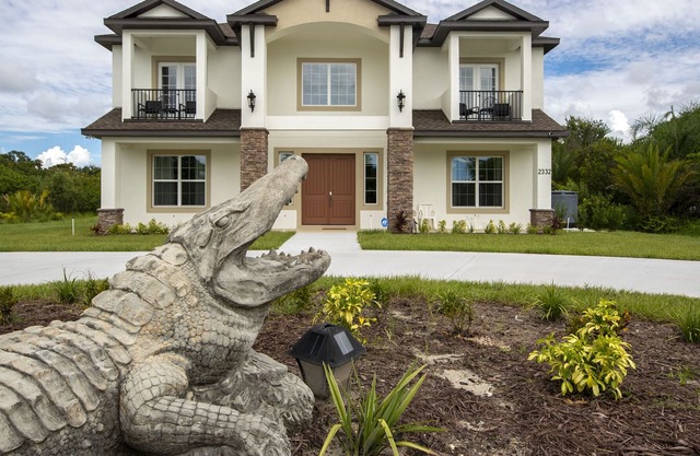 Luxurious 6 Bedroom including Master Suite with Wet Room