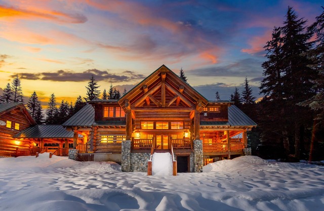 Luxurious 6000-square-foot mountain estate on 10 acres with hot tub & firepit