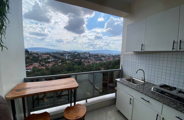 Luxurious 8-bedroom hotel with WiFi, breakfast, and centrally located in Kigali