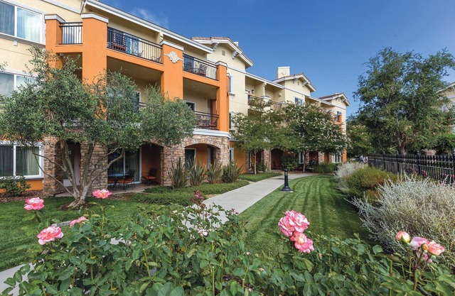 Luxurious Accommodations w/ Tuscan Charm. Gateway to the Napa Valley Wine Region