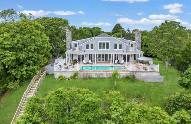 Luxurious Amagansett home perched on a hill, amazing views, exceptional...
