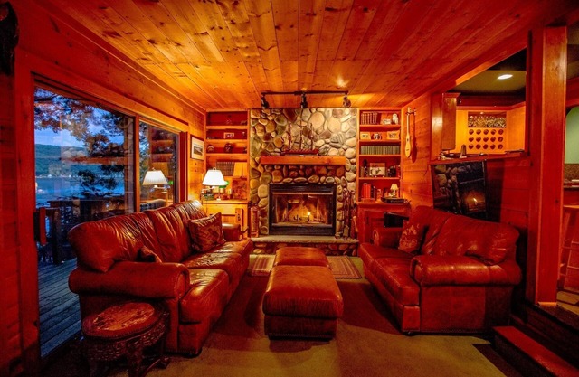 Luxurious and Fun Super Compound with Separate Guest House & Two Hot Tubs