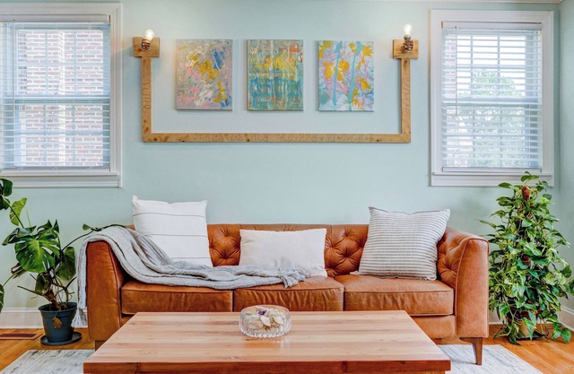 Luxurious and modern retreat in a prime corner property! 20 min from center city