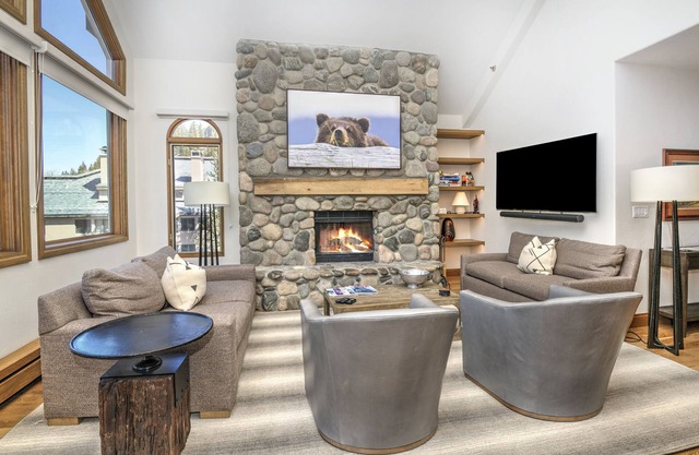 Luxurious and newly remodeled ski-in/ski-out with gorgeous views!!