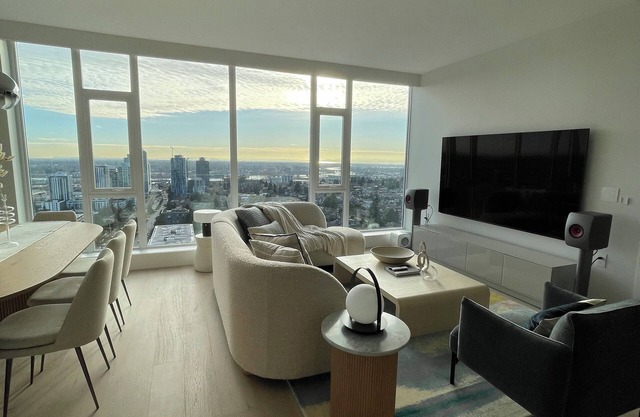 Luxurious apartment featuring a stunning 270-degree panoramic city view.