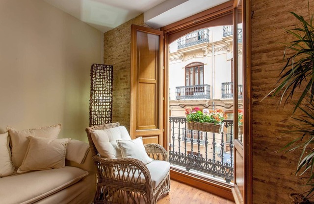 LUXURY AND ALLURING HOME IN HISTORIC TOWN