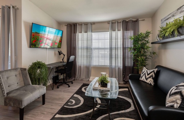 Luxurious Apartment Living In An Excellent Location!