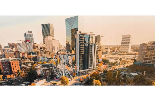 Luxurious Atlanta 1 Bedroom Condo with Kitchen, Sleeps 4