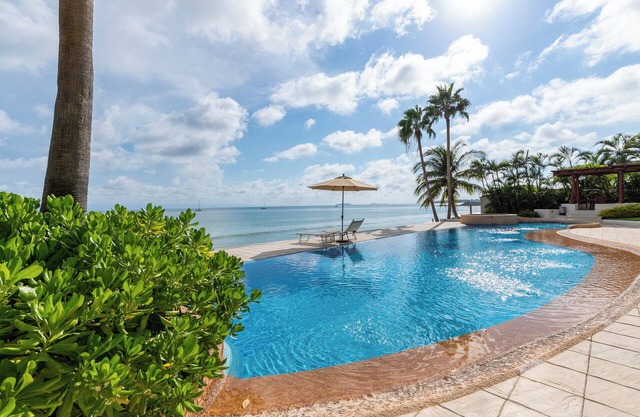 Luxurious Beachfront Condo with Spectacular Ocean Views– Sleeps 6 -Punta Vista 1