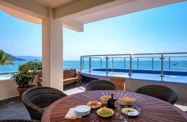Luxurious Beachfront Villa on the safest swimming beach in PV