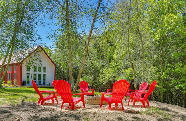 Luxurious Bethel Wellness Retreat w/ Yoga Studio!