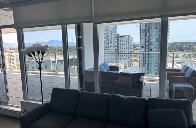 Luxurious brand new 2 beds 2 baths apartment