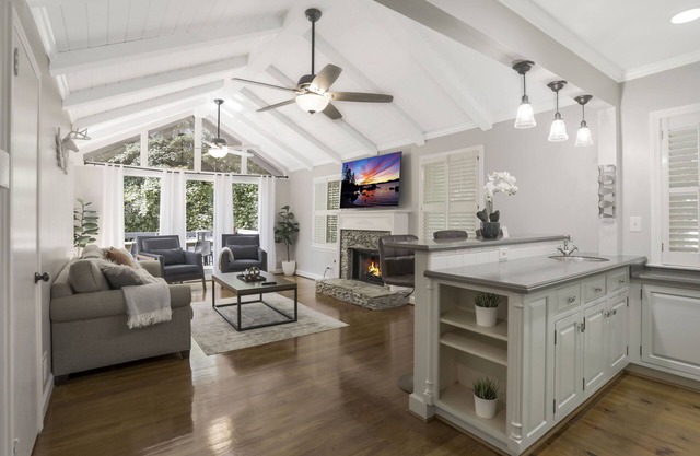 **Luxurious Buckhead Living: Discover Your Dream Home**