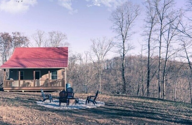 Luxurious cabin, 6 mi HM trails, 12 mi Charleston
