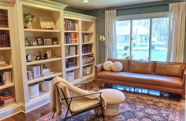 Luxurious, comfortable pool home in Buffalo, minutes from Niagara Falls