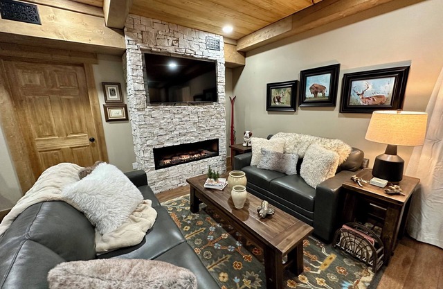 Luxurious Condo - New Construction in Angel Fire