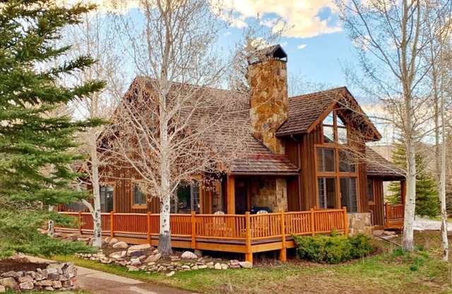 Luxurious Cordillera Estate 5 BR, Private Hot Tub