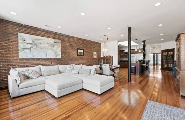 Luxurious downtown loft with amazing rooftop views