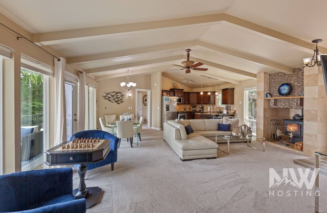 Luxurious Echo Bay Retreat—Hot Tub, Fire Pit, Ping Pong, Chess, Bikes & Stunning Views Await!