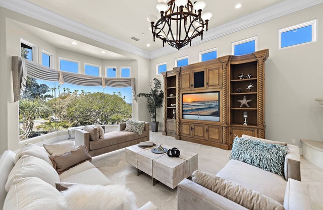 Luxurious Enclave with Pool, Tennis Court, batting cage and Stunning Views!
