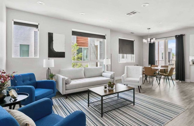 Luxurious Estate on Tweedy Lane #41853
