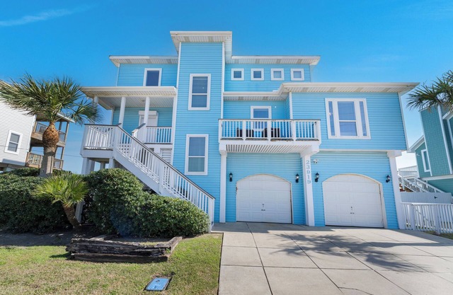 Luxurious, expansive 3 story beachfront house with private access!