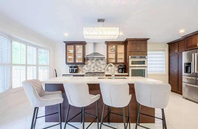 Luxurious Furnished, 4+1 Bedrooms & 4 baths, Family Home in the Heart of Toronto