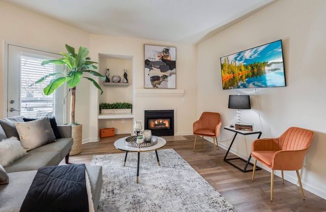 Luxurious Furnished Apartment + Private Garage
