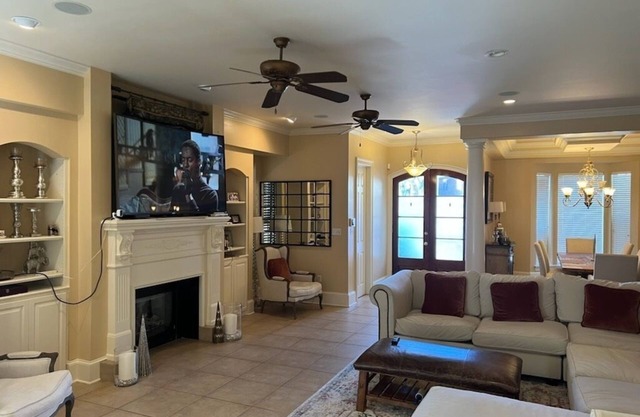 Luxurious Gated Retreat Minutes from Downtown