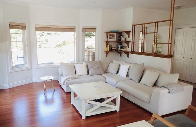 Luxurious Getaway - Near Sandbanks and Wineries
