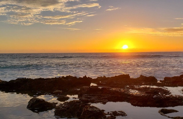 Makaha Beach Guest home w / Swimming Pool Nur wenige Schritte vom Meer / Strand entfernt.