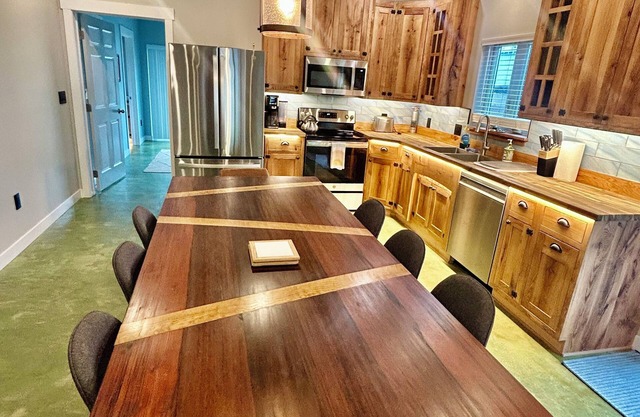 Hot tub,Sauna,KettleHouse,Sleeps 8, Blackfoot ,Private,Hike,Missoula
