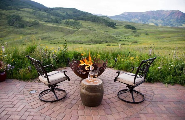 Just 1 week avail for wildflowers in July! Spectacular views! Villa in Paradise.